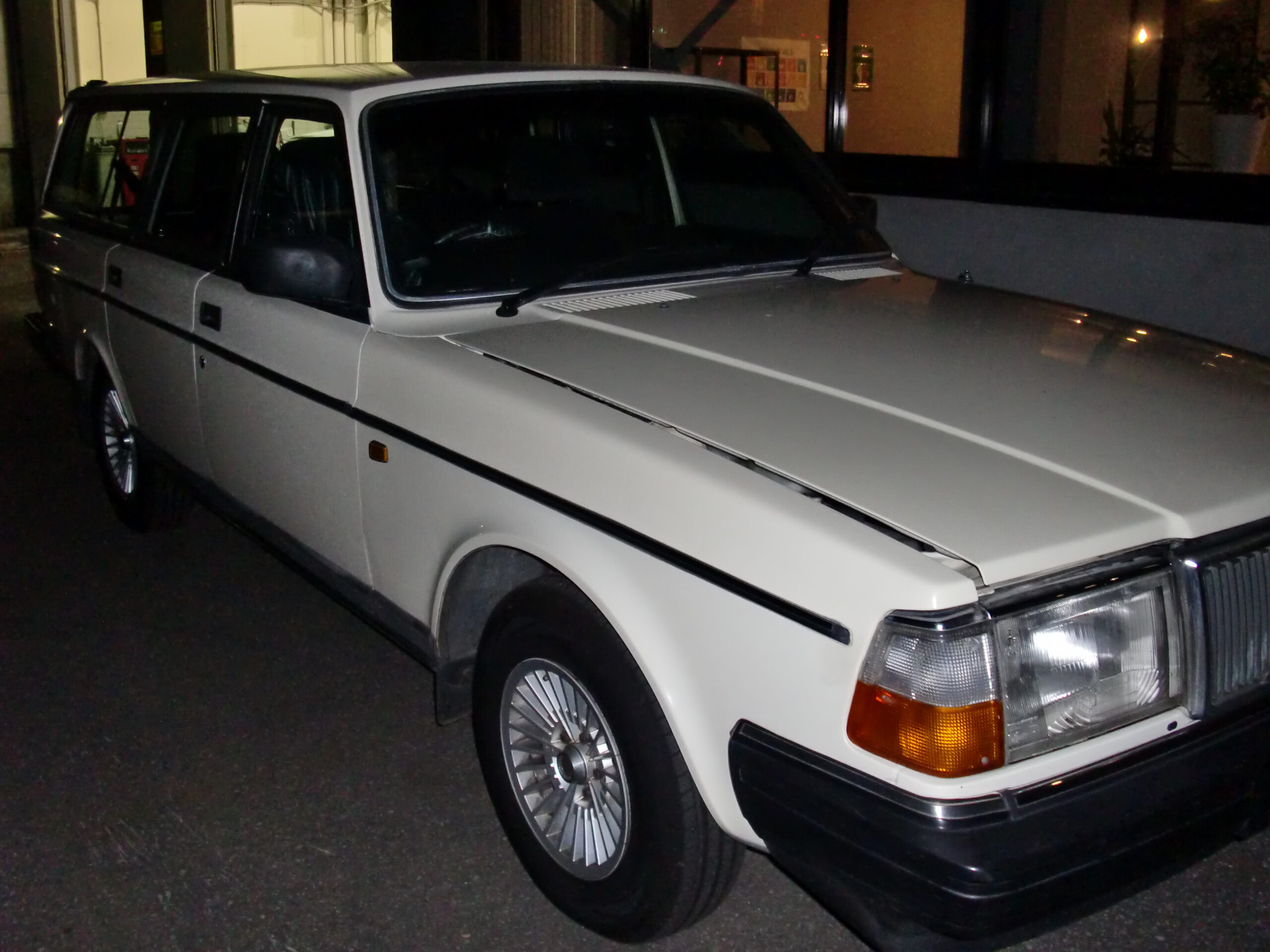 VOLVO 240エステート　クーラント漏れ修理